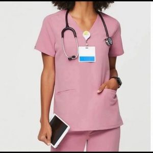 Figs Chalk Pink 3-Pocket Scrub Top - Small